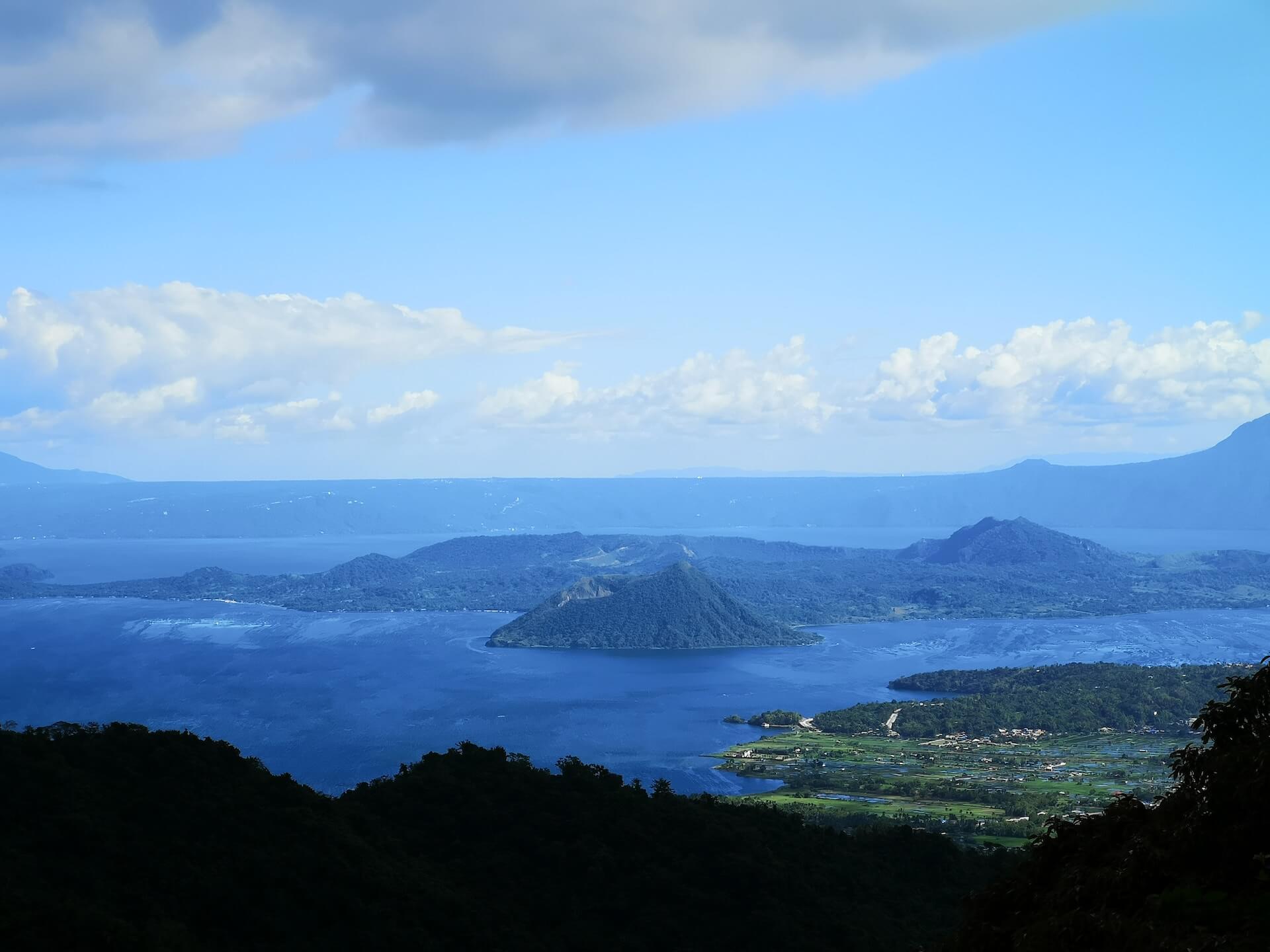 Scenic Delights: Must-Visit Places in Tagaytay for a Memorable Holiday Season